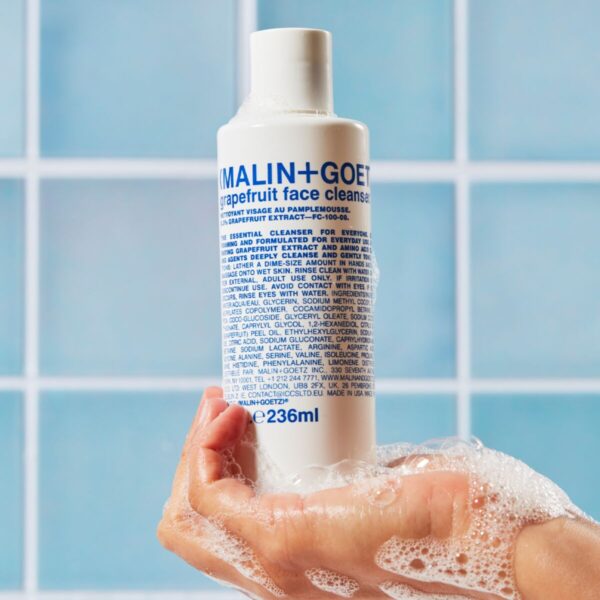 1_-_gfc_primary-lifestyle_1 face cleanser 236ml - pamplemousse | MALIN+GOETZ