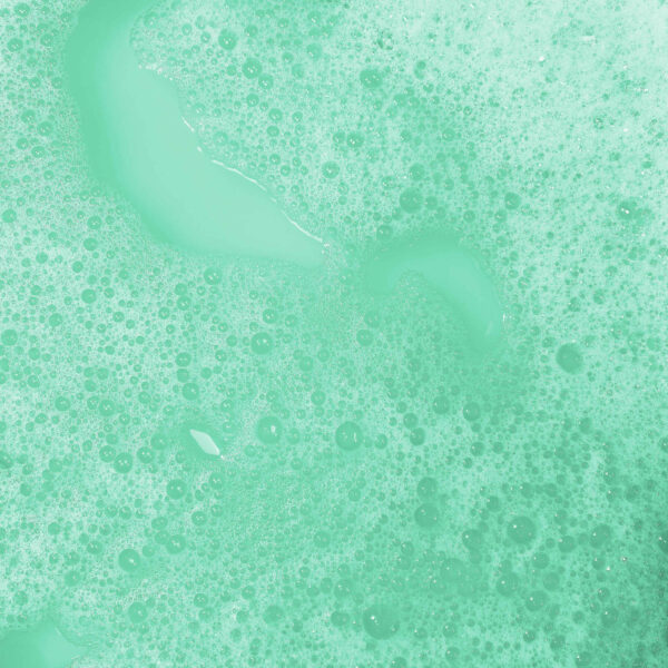 sels de bain moussants et colorés - vert lagon | Nailmatic