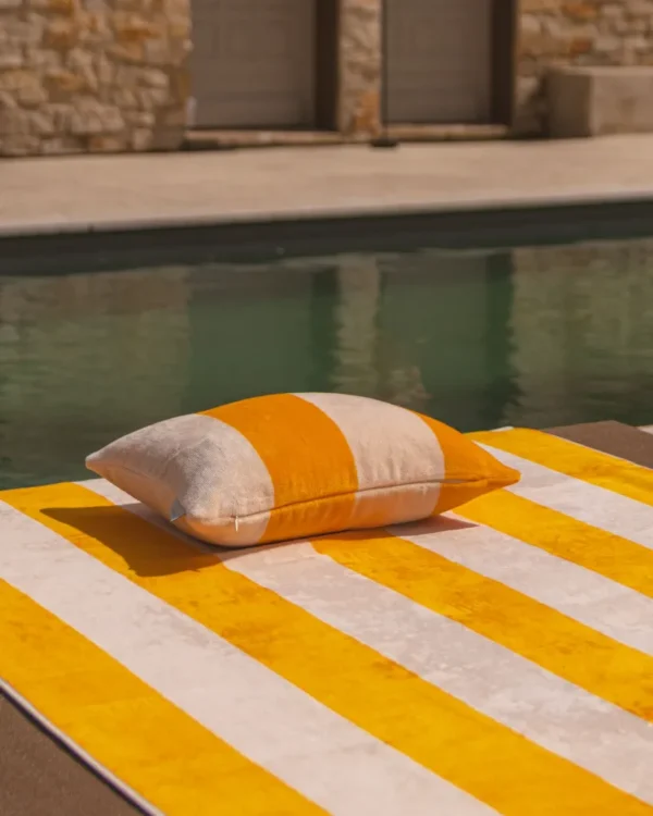 Coussin or | PLACE RESERVEE