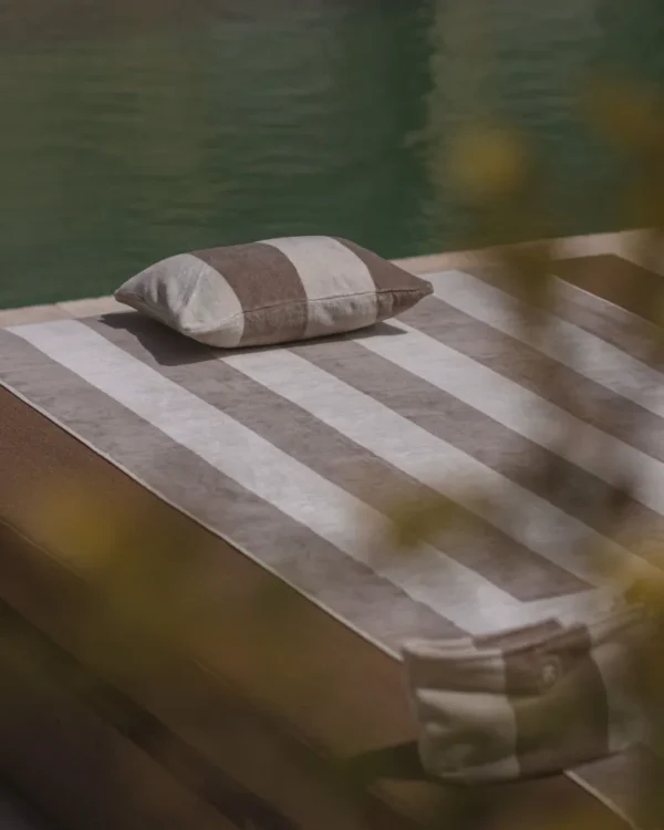 Coussin sable | PLACE RESERVEE