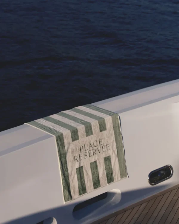 Drap de plage 65 x 120 cm eucalyptus | PLACE RESERVEE