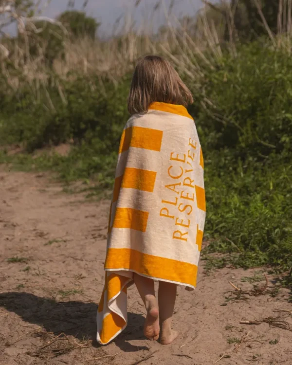 Drap de plage 65 x 120 cm or | PLACE RESERVEE
