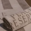 Drap de plage 65 x 120 cm sable | PLACE RESERVEE