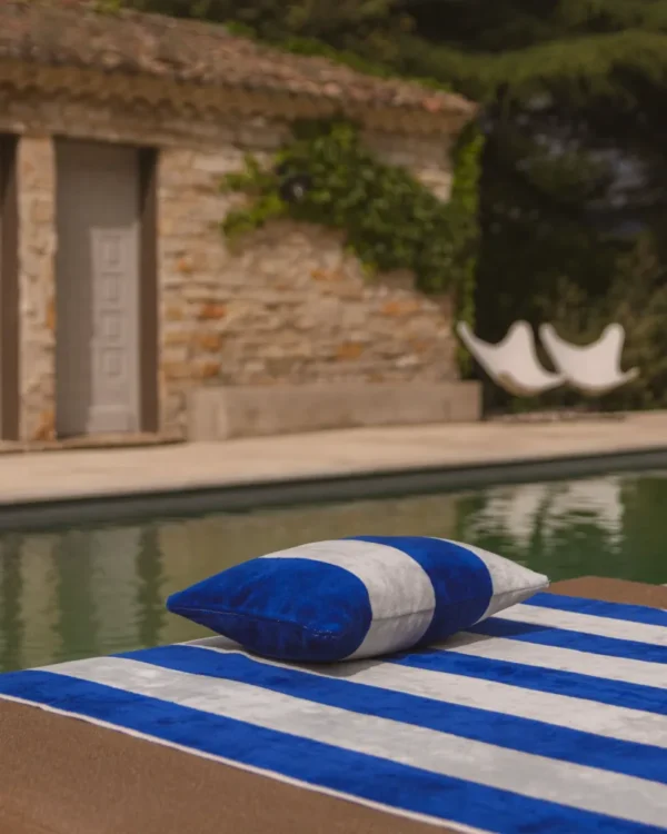 kussen-place-reservee-mykonosblue-2 Coussin Bleu Mykonos 30x40 Cm | Place Reservee