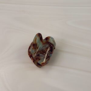 petite pince coeur écailles brun/bleu clair | L'Escale des Sens