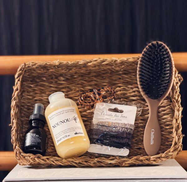 HAIR ESSENTIAL